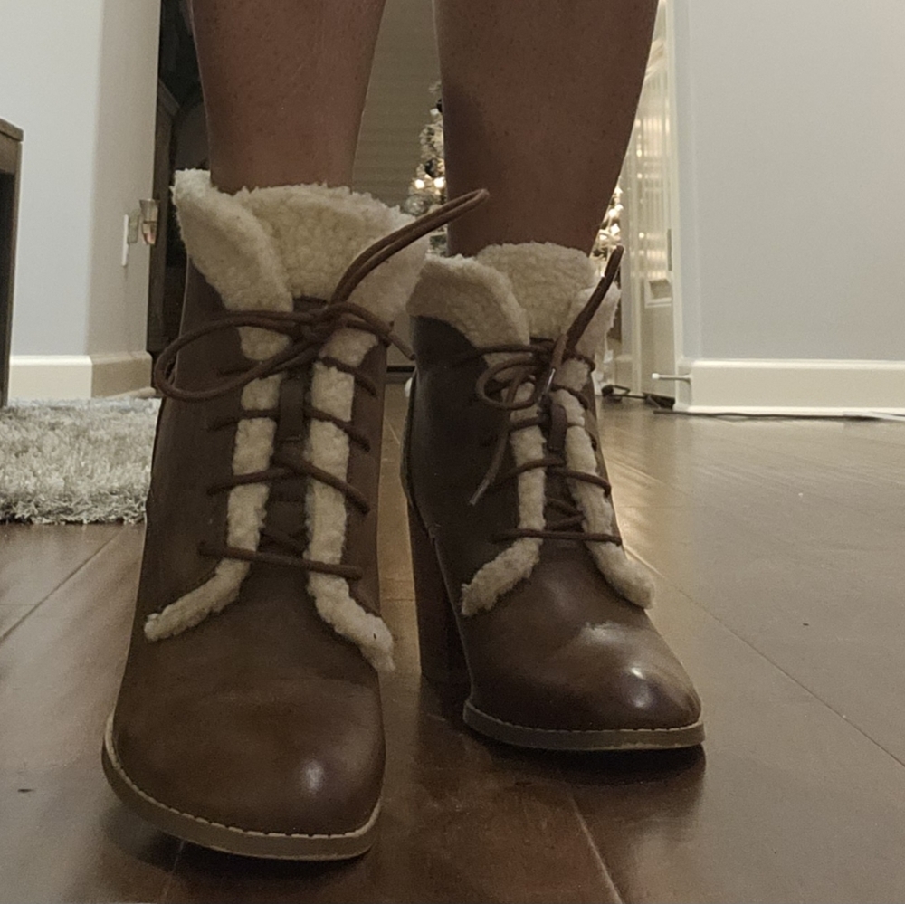 Boots - Picture 2 of 4